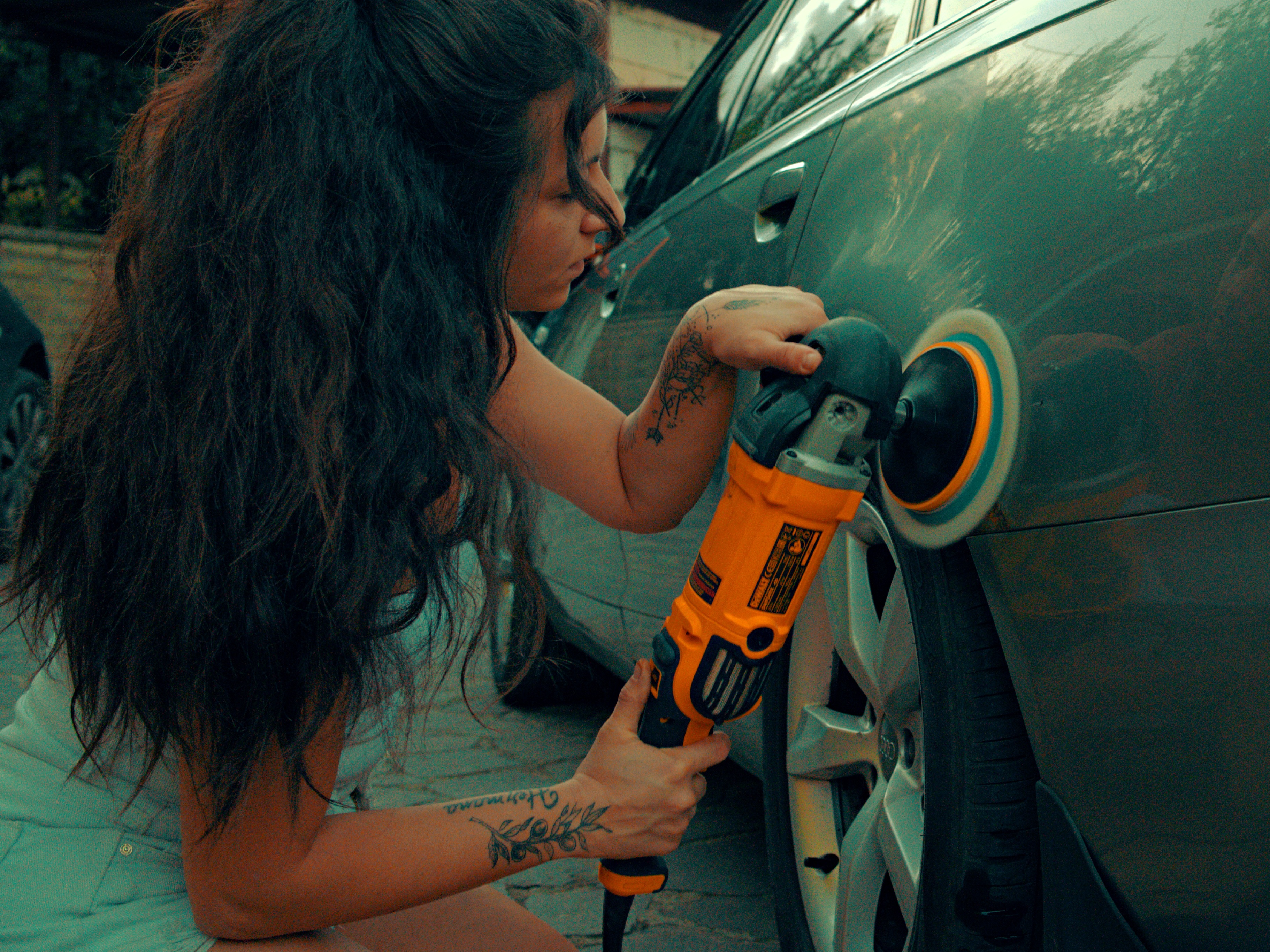 Lucidatura auto da una professionista